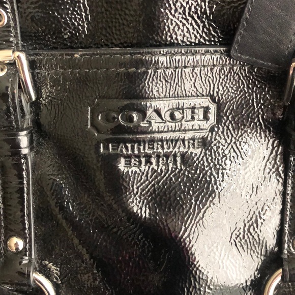 🎉Price Drop 🎉 Coach Patent Leather Tote - Picture 2 of 6